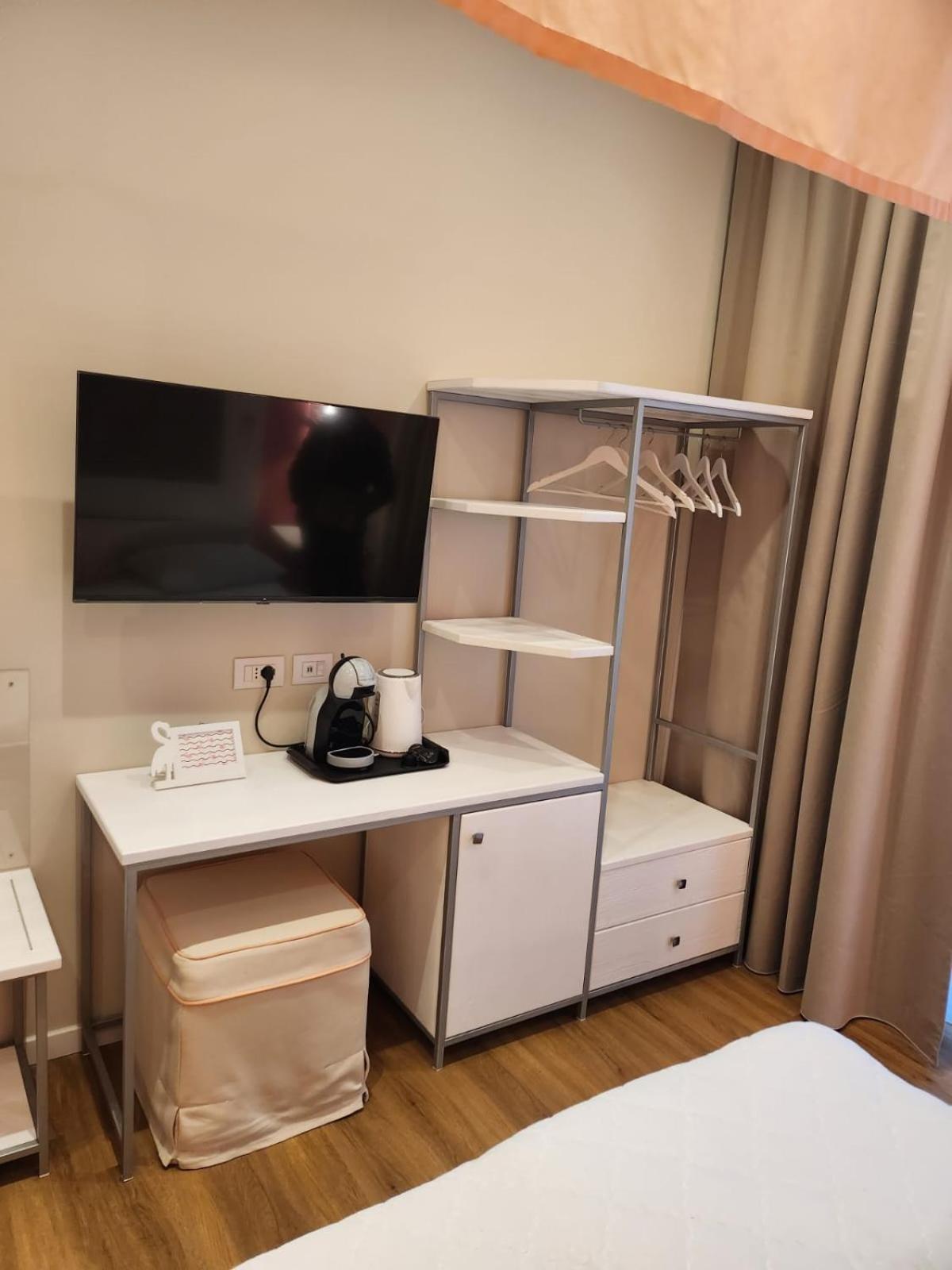 Berry Rooms Cagliari Bagian luar foto