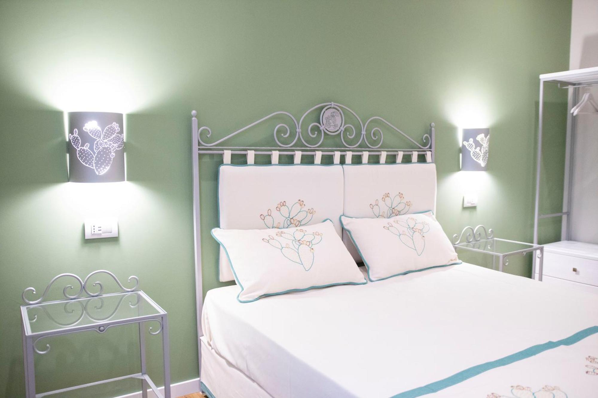 Berry Rooms Cagliari Bagian luar foto