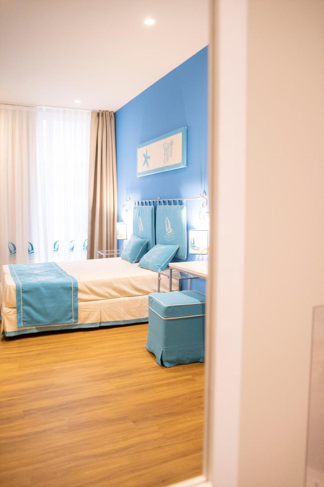 Berry Rooms Cagliari Bagian luar foto